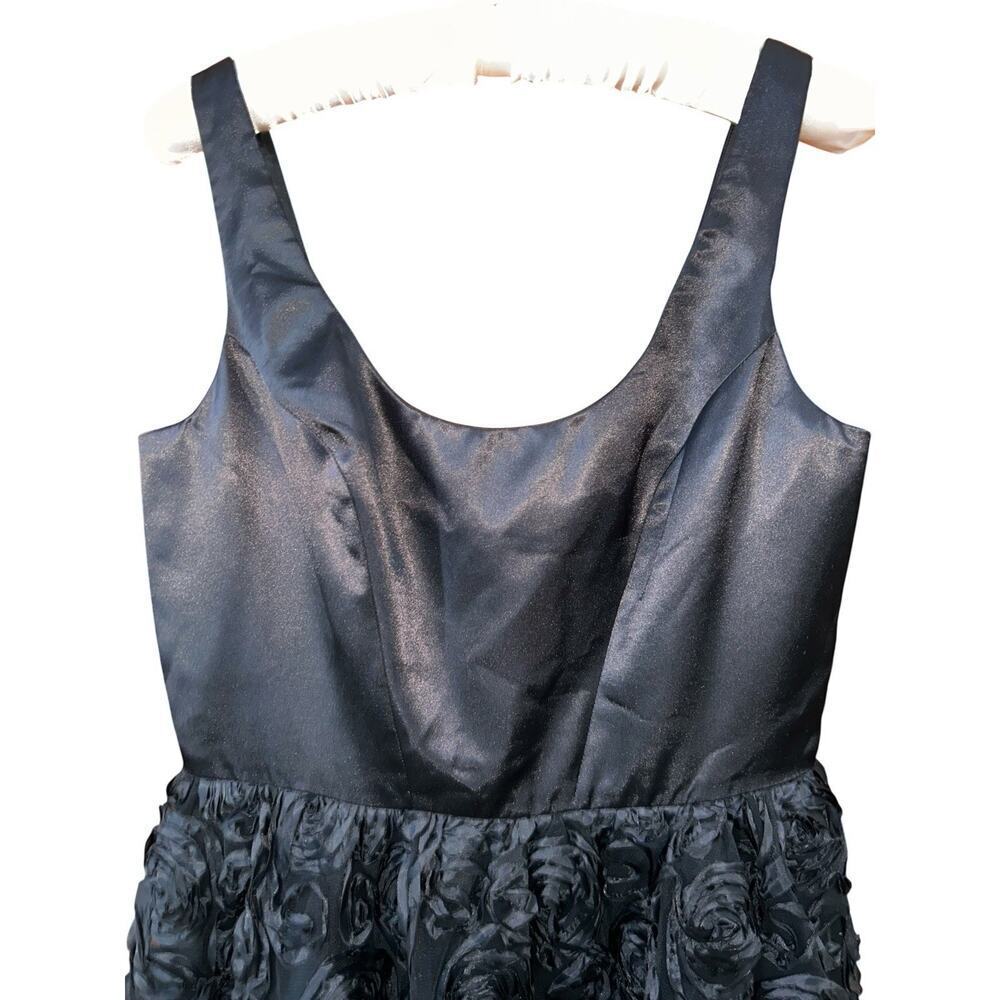 Adrianna Papell Women’s Boutique Black Rose Petal Cocktail Fit Flare Dress Sz. 8 - Picture 3 of 13